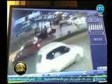 ( 21) بالفيديو .. سحل سيدة مع ابنها  بسيارة أحد المواطنين لـ مسافة 100 متر أثناء مرورها