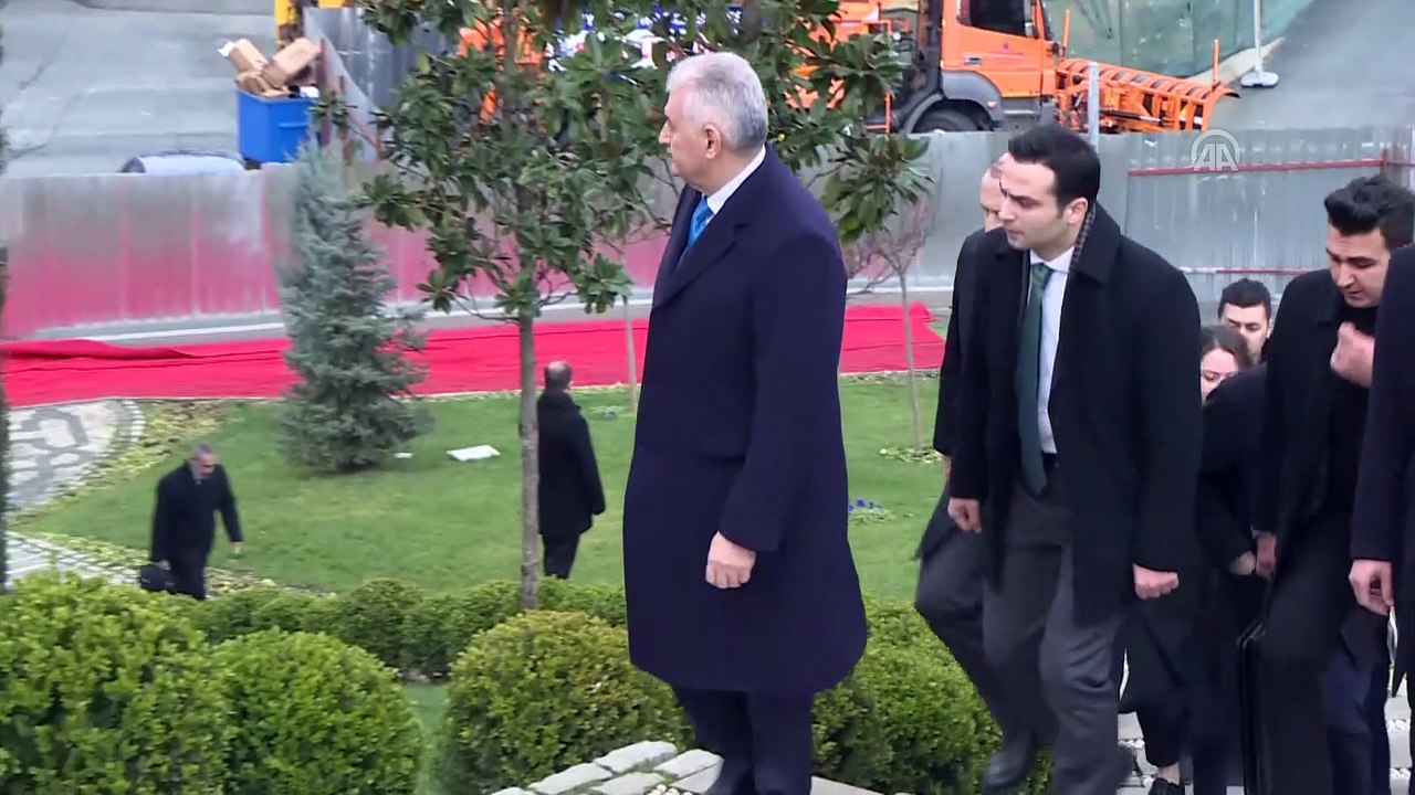 Binali Yıldırım, 15 Temmuz Şehitler Köprüsü Şehitler Anıtı'nda dua etti - İSTANBUL