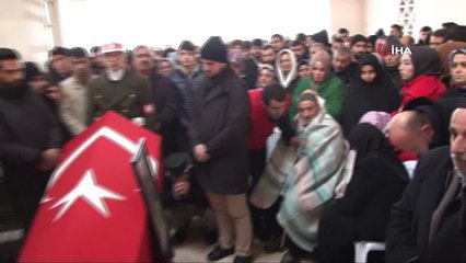 Kilis’te kaza kurşunu ile şehit olan asker son yolculuğuna uğurlandı