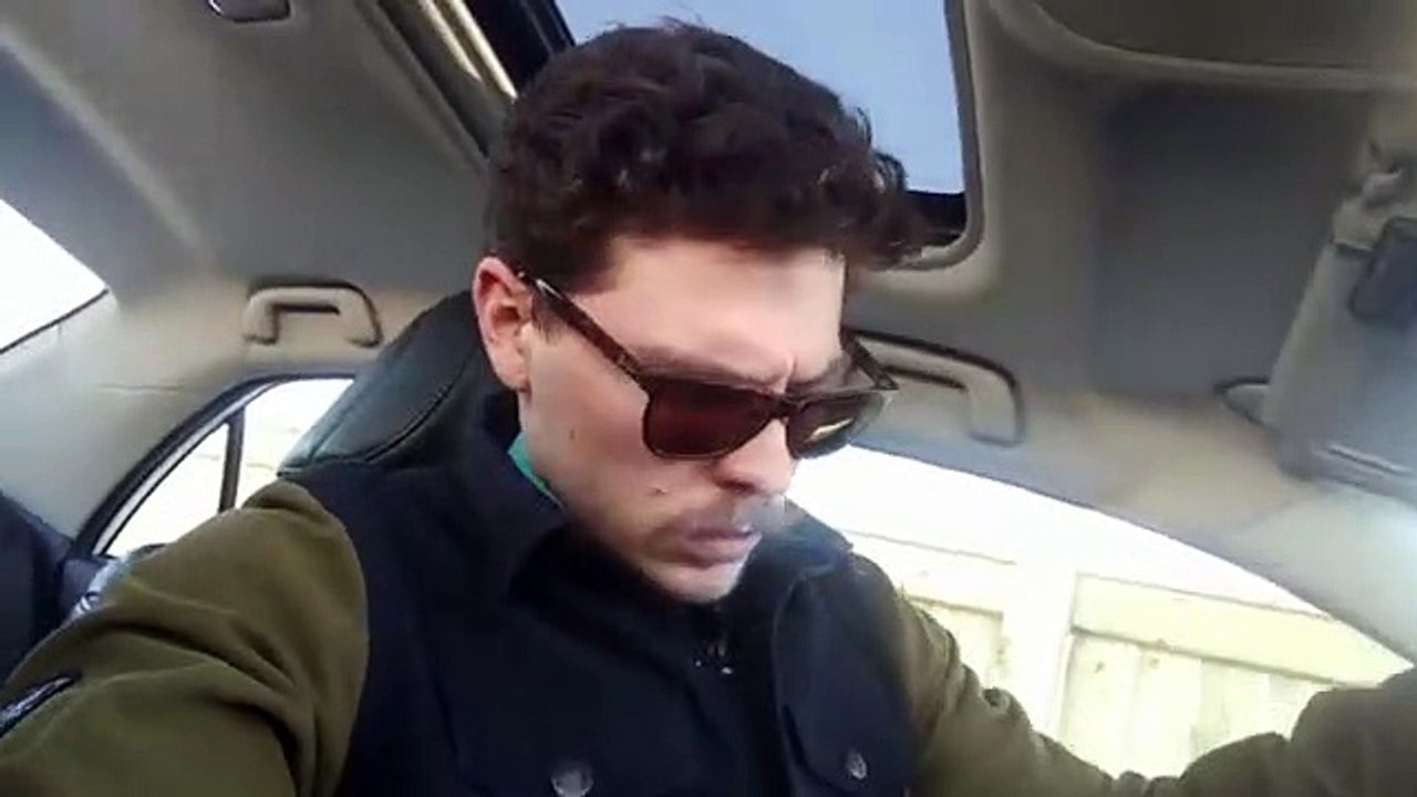 Quand tu conduis une voiture à boîte automatique