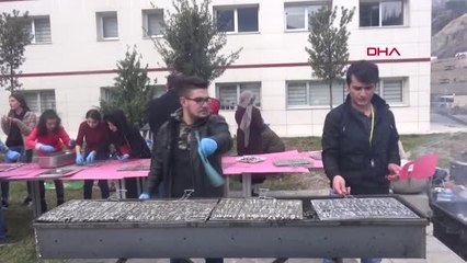 Artvin Rektör, Sürpriz Yaptı, Kampuse 2 Kamyon Dolusu Kar Getirdi