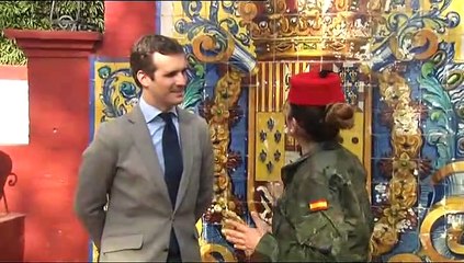 Casado visita el cuartel de los Regulares en Ceuta