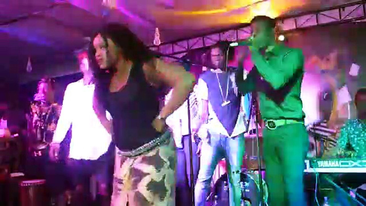 Le Leumbeul tres sexy de Kadia à la soirée de Momo Dieng à Thiès