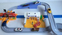 Tomica Train Station and Crossing Set Takara Tomy w Lightning McQueen Chuggington - Unboxing Demo