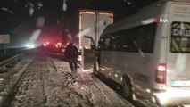 Karadeniz'i İstanbul'a Bağlayan Kemikli Rampalarında Yoğun Kar Yağışı