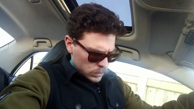 Quand tu conduis une voiture à boîte automatique