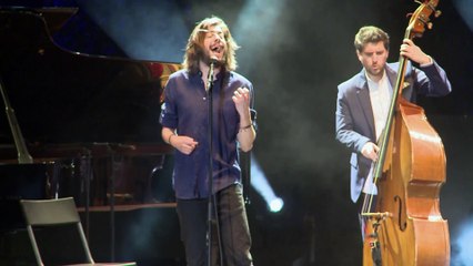 El cantante Salvador Sobral se casa con la actriz francesa Jenna Thiam