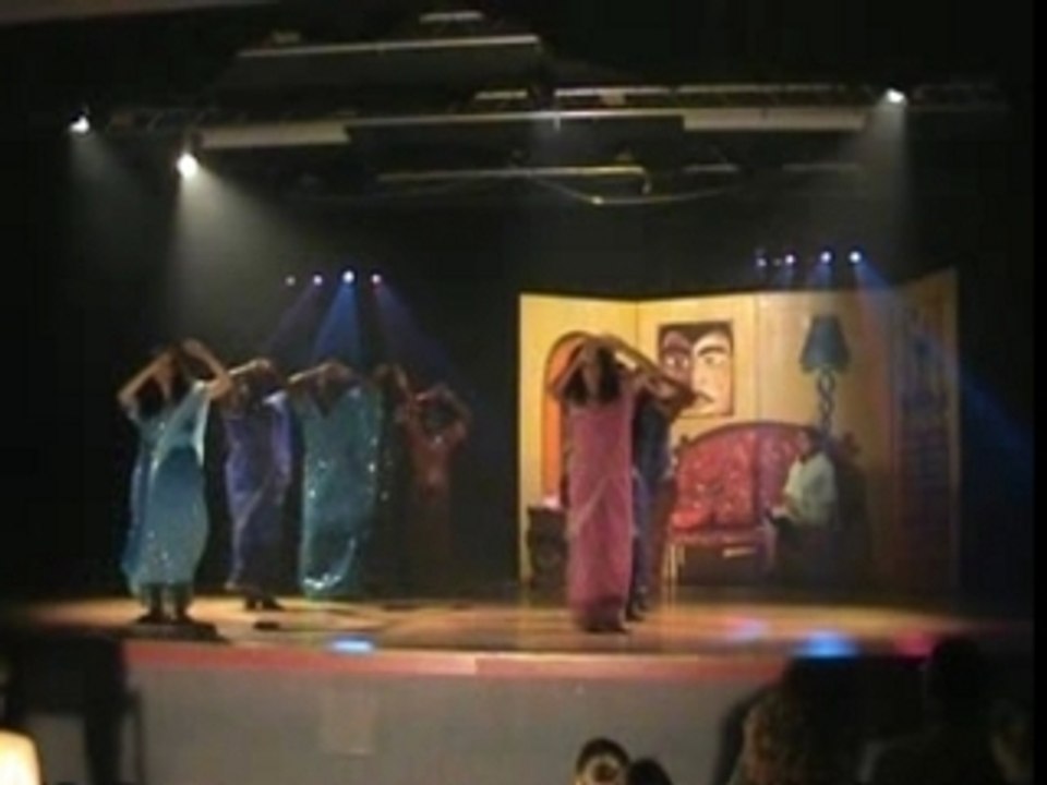 BHARATI  Danse indienne salle des fêtes Groix juillet 2007