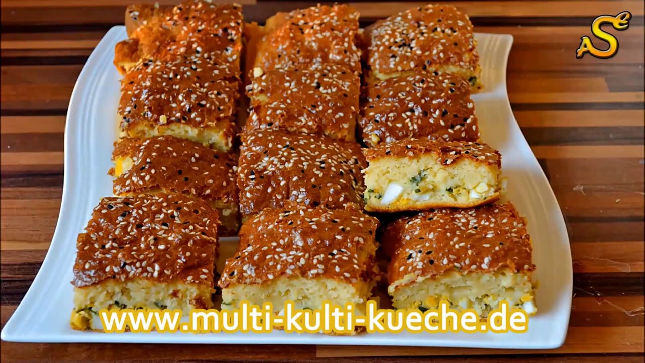 Russische Pirog mit Eier Lauchzwiebel Füllung