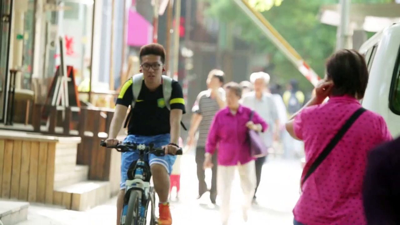 Aliens in Beijing: Business