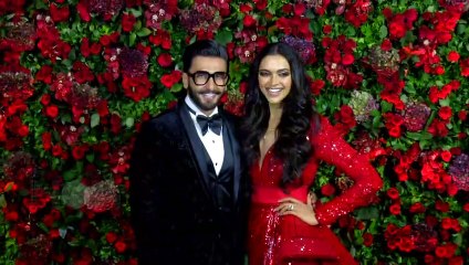 Video herunterladen: Ranveer Singh Deepika Padukone REACT To Dosa Named After Deepika Padukone