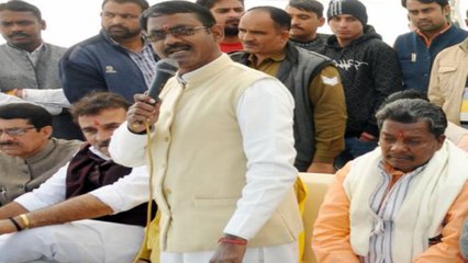 Yogi Adityanath के MLA Vikram Saini ने किसे दी Bomb से उड़ाने की धमकी | वनइंडिया हिंदी