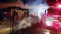 Tek katlı ev alev alev yandı, mahalleli sokağa döküldü