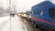 Bursa'da Kar Yağışı Hayatı Felç Etti