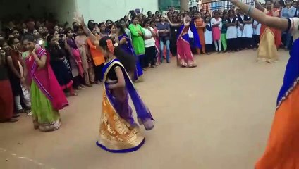 Indian college girls hot dance