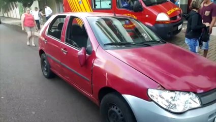 Mulher fica ferida em colisão de trânsito no Centro