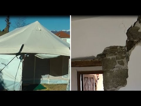 Ora News - Iu dëmtua shtëpia nga rrëshqitja tokës, familja Lena prej 1 viti jeton në çadër