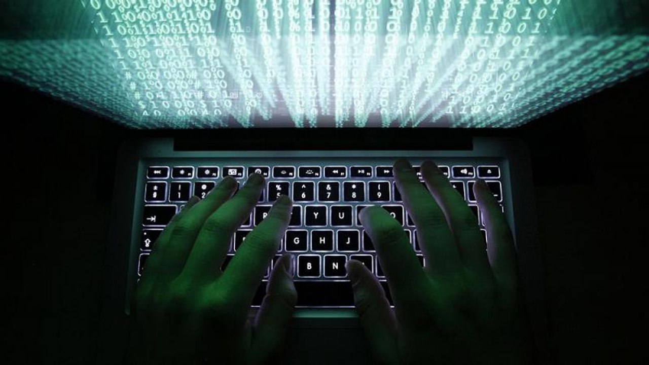Politiker, Künstler, Journalisten gehackt: Zu diesen Fragen haben wir Antworten