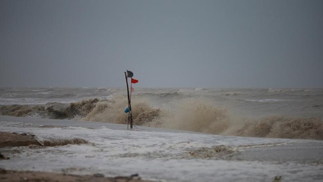 La tempesta Pabuk si abbatte sulla Thailandia