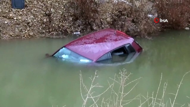Sorgun’da sürücüsünün direksiyon hakimiyetini kaybettiği araç şarampole yuvarlandı:4 yaralı