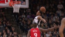 DeRozan drives and dunks past Raptors