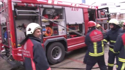 Zeytinburnu'da Bir Apartman Sitesinde Yangın Paniği