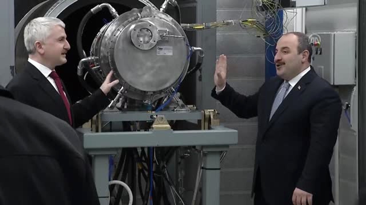 Varank, Tusaş Motor Sanayii AŞ'de, İlk Milli Helikopter Motoru Ts 1400'ün Testini İzledi