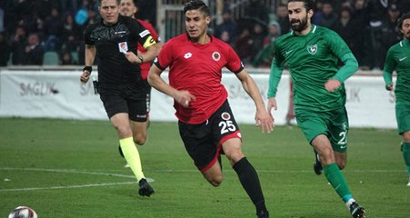 Gençlerbirliği'nde Oynayan Alper Uludağ'ın Mert Nobre Taklidi Futbolcuları Kırdı Geçirdi
