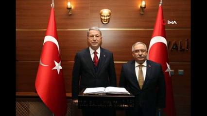 Bakan Akar, Arifiye'deki 1. Ana Bakım Fabrika Müdürlüğünde incelemelerde bulundu