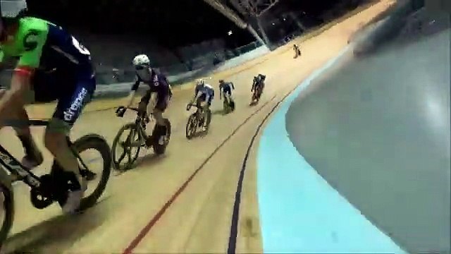 GoPro dans une course de vélo sur piste ! Impressionnante vitesse !