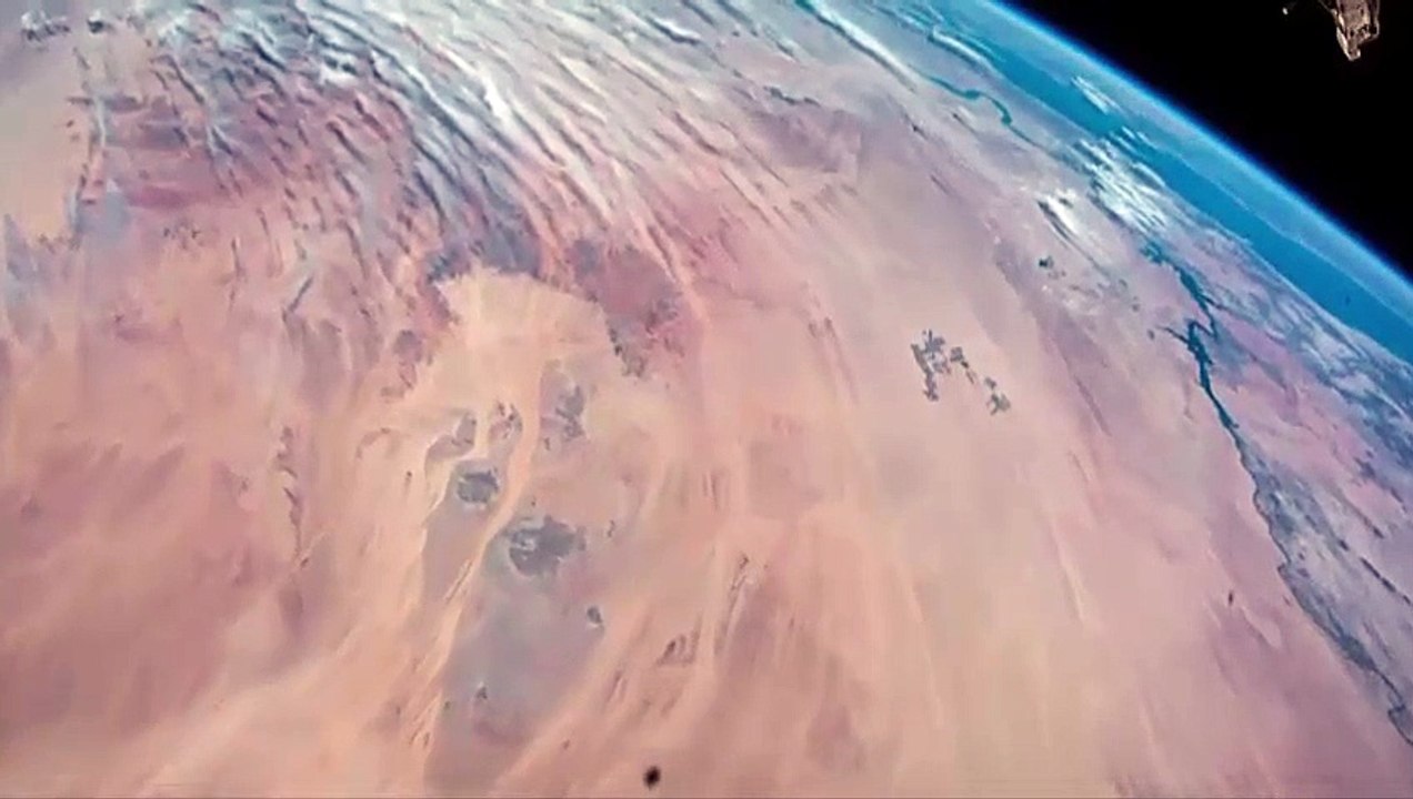 Telifsiz Fon Müzikleri 4 - Uzaydan Dünyanın Görüntüsü ile Birlikte Dinlendirici Müzik