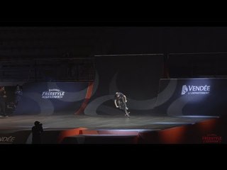 10 Nose Fakie to Nose by Alex Jumelin