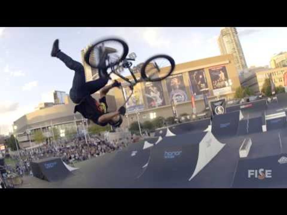 Flair Windshield Wiper by Nick Bruce - Best tricks Winner - FISE World Denver 2016