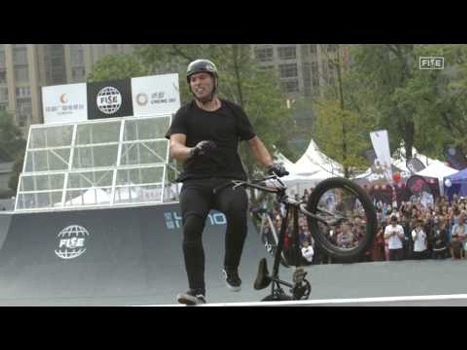 Sick Trick: Nick Bruce Huge Transfer - FISE World Series Chengdu 2017 presented by Honor