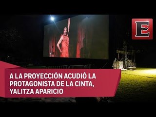 Cinéfilos disfrutan la película “Roma” en Los Pinos