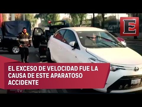 Conductora choca contra las rejas de una vivienda en Tlalpan