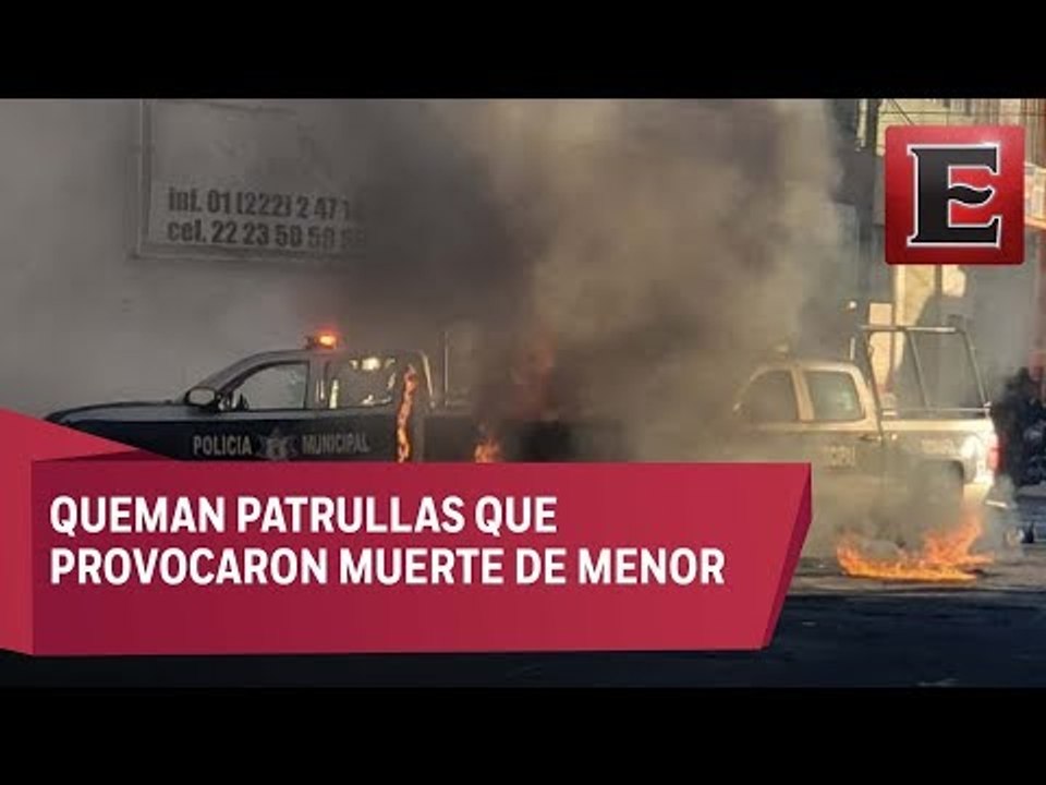 Vendedores ambulantes se enfrentan con policías en Texmelucan