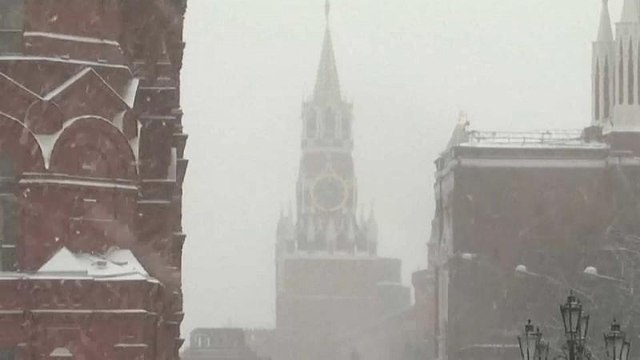 Москву завалило снегом