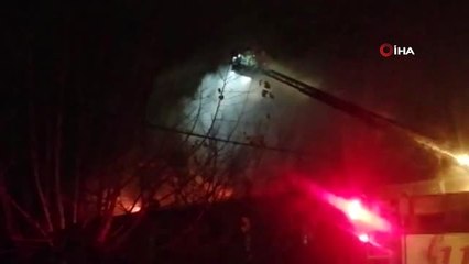 Ümraniye'de İki Katlı Bir Binada Yangın Çıktı