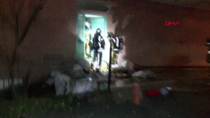 Ümraniye'de Çatı Yangını, Vatandaşları Korkuttu