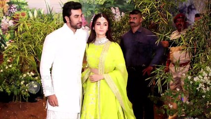 Alia Bhatt & Ranbir Kapoor Enjoy Winter TOGETHER In New York | Latest PHOTO