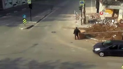 Feci kaza güvenlik kamerasına yansıdı