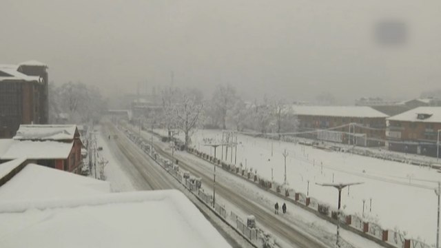 Jammu and Kashmir: Srinagar receives fresh snowfall