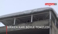 Halı sahanın kardan çökmemesi için ilginç temizleme yöntemi