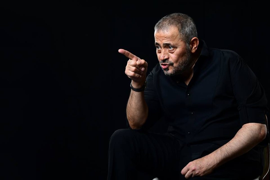 شاهد: جورج وسوف يطلق النار على مذيع لبناني على الهواء!