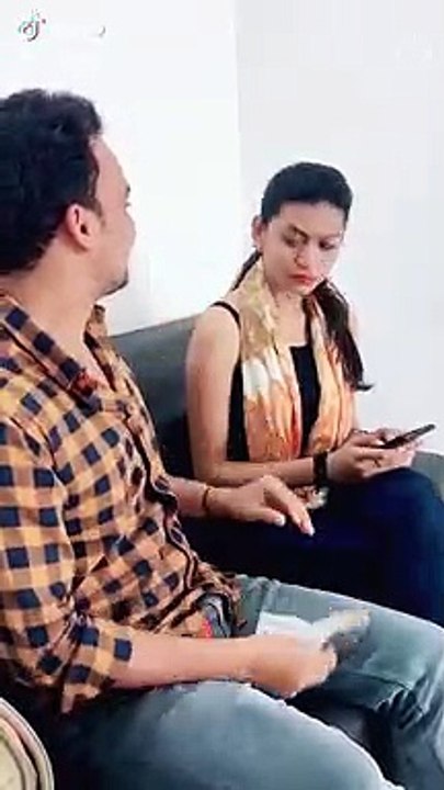 biwi ka paisaon ka apna he maza ha