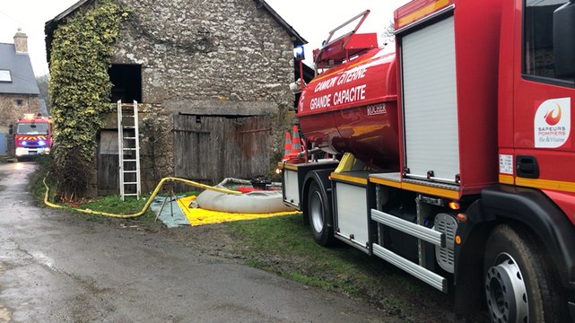 Une maison détruite par les flammes