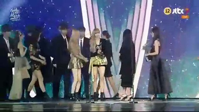 BLACKPINK WON COSMOPOLITAN AWARDS AND BONSANG AT GOLDEN DISC AWARD