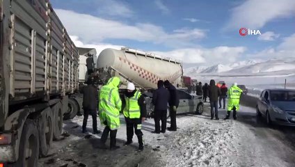 Erzurum’da 10 aracın karıştığı zincirleme trafik kazası:1 ölü