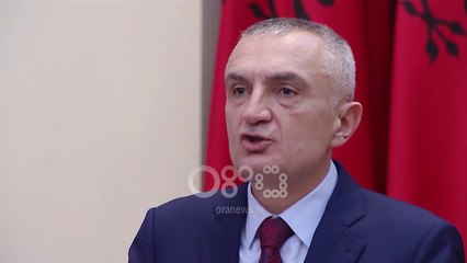 Télécharger la video: Ora News - Meta nuk firmos shkarkimin e Bushatit, deri tani ka firmosur 7 shkarkime dhe 4 emërime